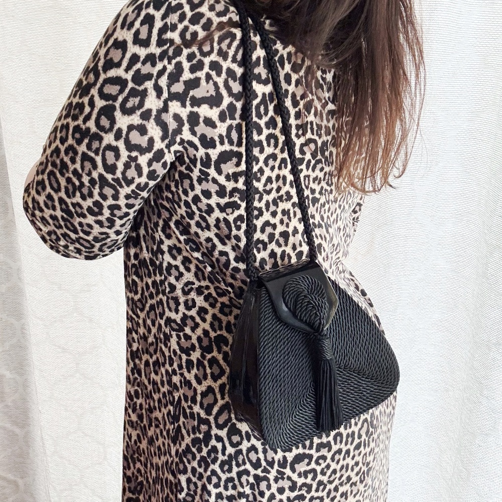 Vintage Glossy Black Hard Shell Tassel Crossbody Purse – Retro Coquette Vibe